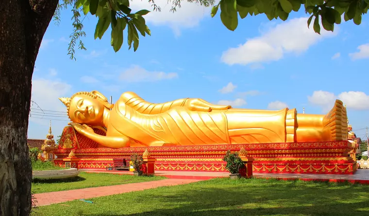 Laos Reise: Vientiane Buddha-Park, liegender Buddha