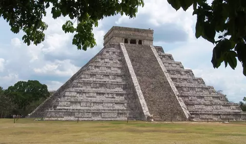 YUK_Chichen_Itza_Tempel2