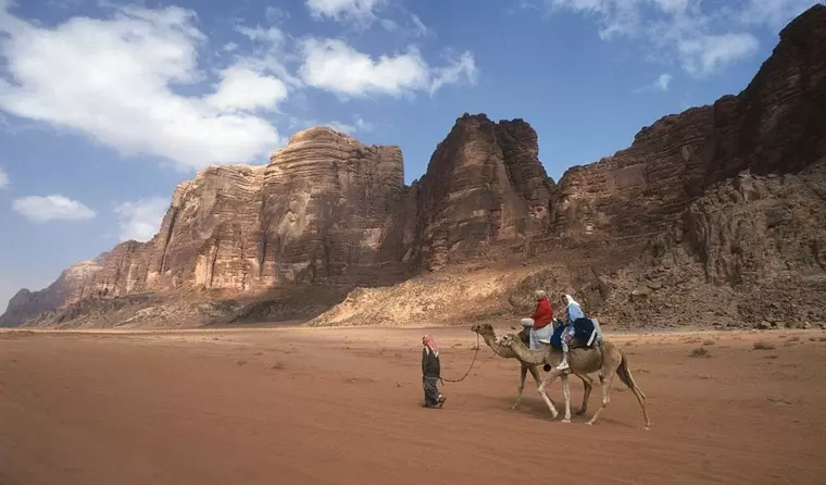 Jordanien Reise - Kamelritt durch die Wüste