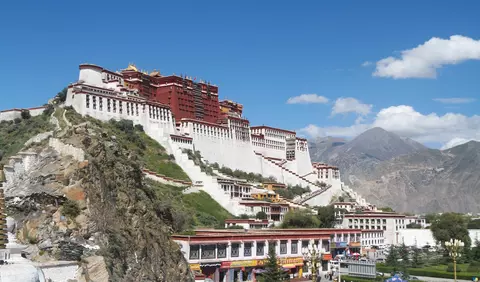 Potala-Palast auf dem Mapori Berg in Lhasa, Tibet